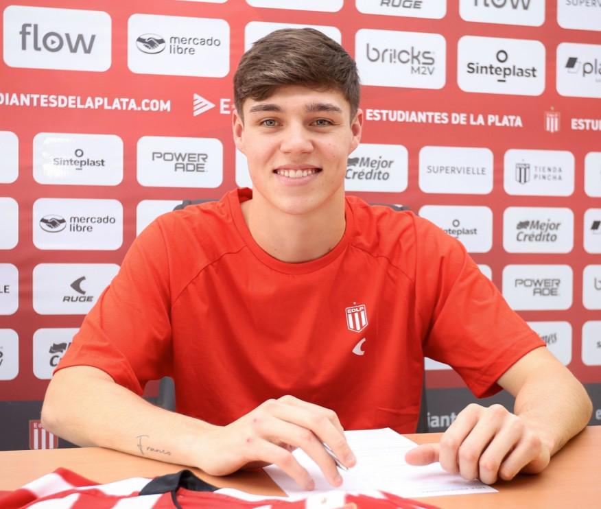 国米官方：帕拉西奥斯租借至拉普拉塔大学生，协议包含买断权