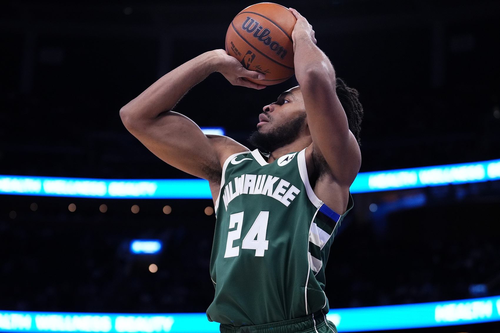 澳客官方网-卡梅隆·托马斯过去5场场均仅7.4分 命中率25.6% 三分16.7%